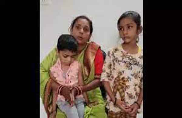 इंजीनियर पति की रिहाई के लिए पत्नी ने लगाई गुहार, नक्सलियों ने किया है अगवा इंजीनियर पति की रिहाई के लिए पत्नी ने लगाई गुहार, नक्सलियों ने किया है अगवा