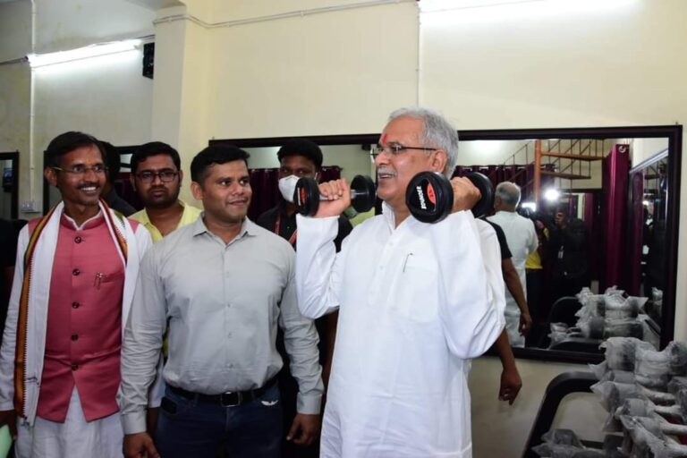 दुर्ग जिला – कुम्हारी में मुख्यमंत्री भूपेश बघेल के निर्देशन पर अत्याधुनिक जिम संचालित युवाओं के चेहरे में खुशी की लहर…