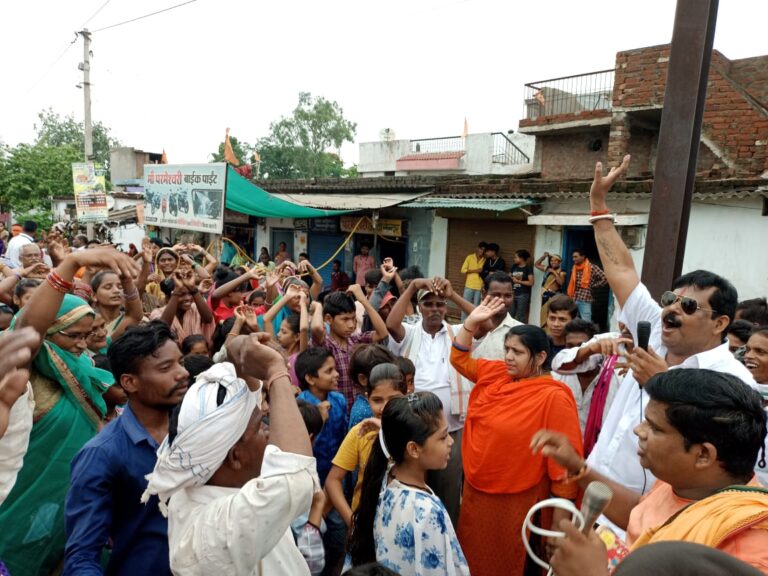 दुर्ग जिला ग्रामीण – करहीडीह गांव में धर्मांतरण को लेकर मचा बवाल पुलिस बल मौजूद धर्मांतरण को रोकना हिंदू समाज़ की जिम्मेदारी – रतन यादव…