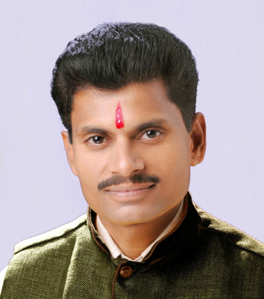 दुर्ग जिला – भाजपाइयों द्वारा दुर्ग शहर की बुनियादी समस्याओं जिसमे जर्जर सड़क, लचर सफाई व्यवस्था गलियों व सड़को में अंधेरो से बिजली की समस्या को लेकर जिम्मेदार विधायक , महापौर व आयुक्त के खिलाफ दिनेश देवांगन पूर्व सभापति के नेतृत्व में शीघ्र ही उग्र प्रदर्शन…