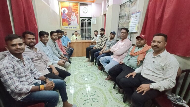 जिला साहू संघ दुर्ग की अति आवश्यक मासिक बैठक दिनांक 24/9/23 को दिन रविवार समय दोपहर 12:00 बजे साहू सदन केलाबाड़ी दुर्ग में आयोजित पढ़िए पूरी खबर…