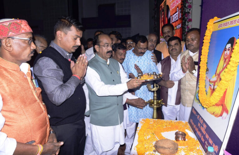 बिलासपुर जिला – ईमानदारी और मेहनत साहू समाज की ताकत युवक-युवती परिचय सम्मेलन में हुए शामिल – उप मुख्यमंत्री अरुण साव पढ़िए पूरी खबर …