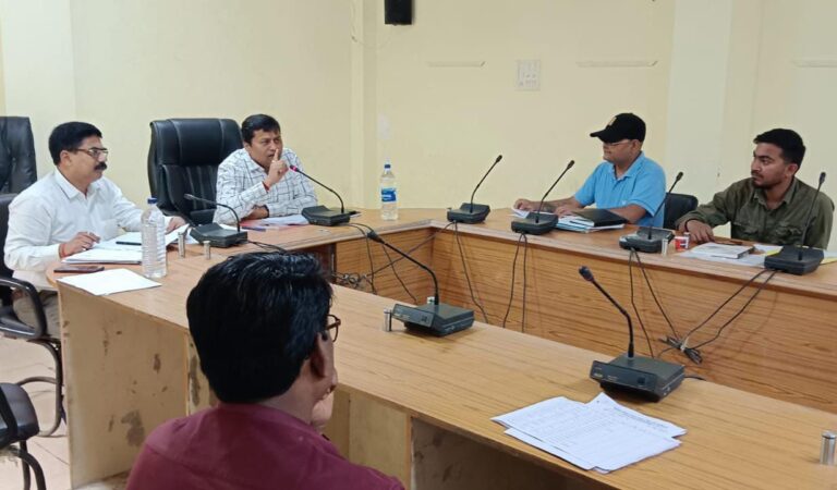 दुर्ग जिला – दुर्ग शहर निगमायुक्त ने बड़े बकायादारों को अंतिम नोटिस को लेकर कर्मचारियों को क्या दिशानिर्देश दिए पढ़िए पूरी खबर…