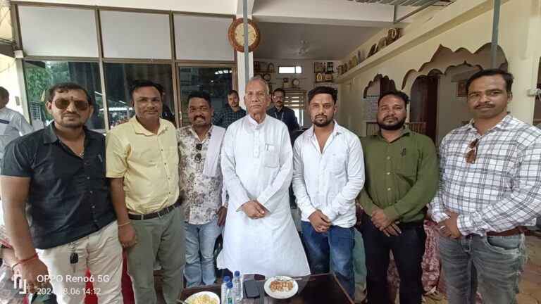 पूर्व गृह मंत्री ताम्रध्वज साहू के जन्मदिन पर उन्हें बधाई देने दुर्ग संभाग युवा प्रकोष्ठ साहू संघ और जिला साहू संघ एवं अनेक समाज के पदाधिकारीगण जनप्रतिनिधि सहित गणमान्य नागरिक गण पहुंचे पढ़िए पूरी खबर…