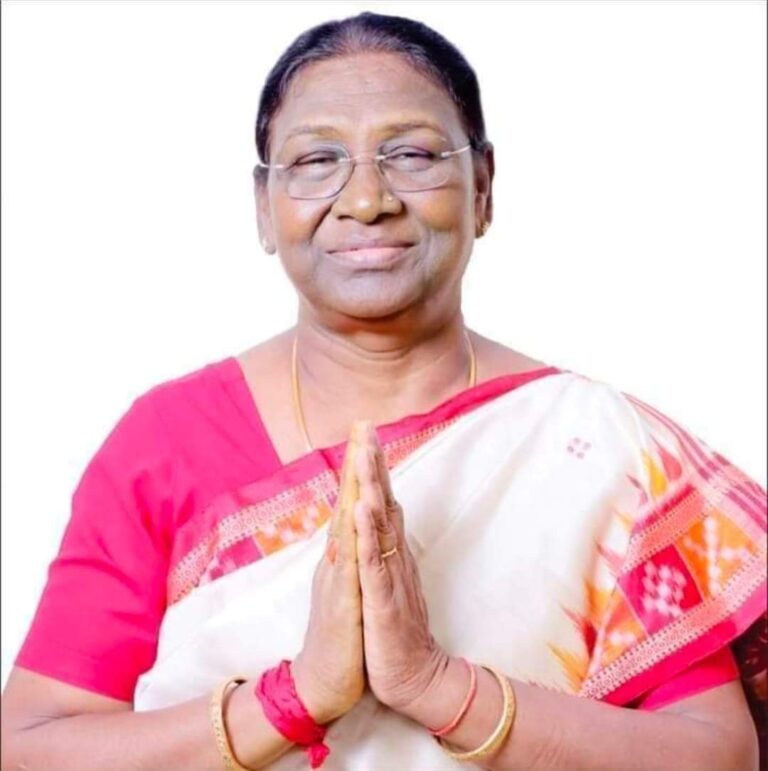 छत्तीसगढ़ के दुर्ग जिले में आज भारत के राष्ट्रपति का आगमन जहां दुर्ग वासियों द्वारा अनेकों सपने संजोए बैठें क्या दुर्ग को स्मार्ट सिटी का सौगात मिलेगा ? पढ़िए पूरी खबर…